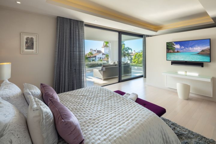 Villa con 5 dormitorios y 5 baños - Elegante villa con vistas panorámicas