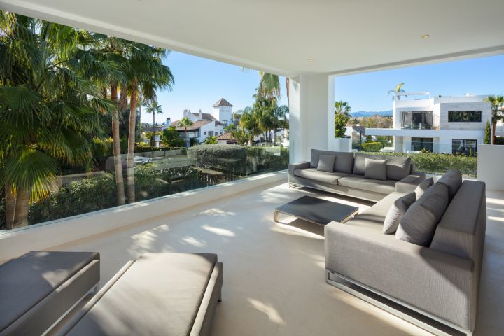 Villa con 5 dormitorios y 5 baños - Elegante villa con vistas panorámicas