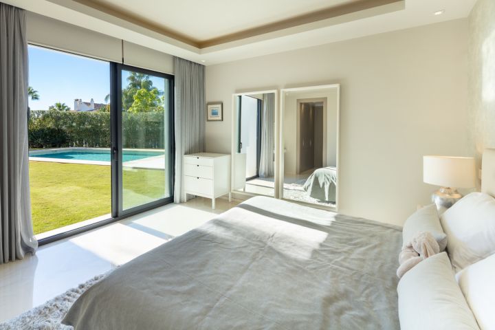 Villa con 5 dormitorios y 5 baños - Elegante villa con vistas panorámicas