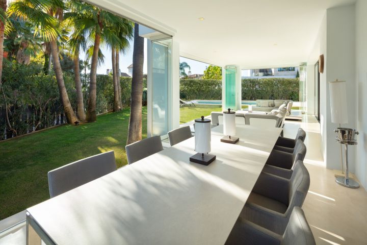 Villa con 5 dormitorios y 5 baños - Elegante villa con vistas panorámicas