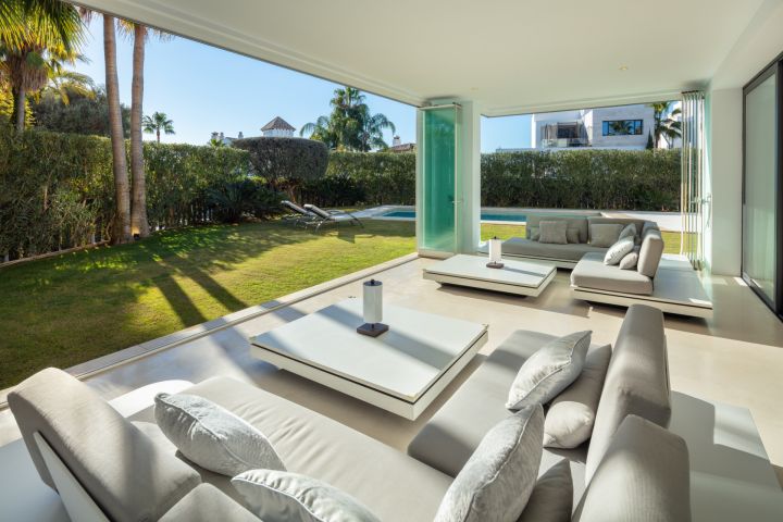 Villa con 5 dormitorios y 5 baños - Elegante villa con vistas panorámicas
