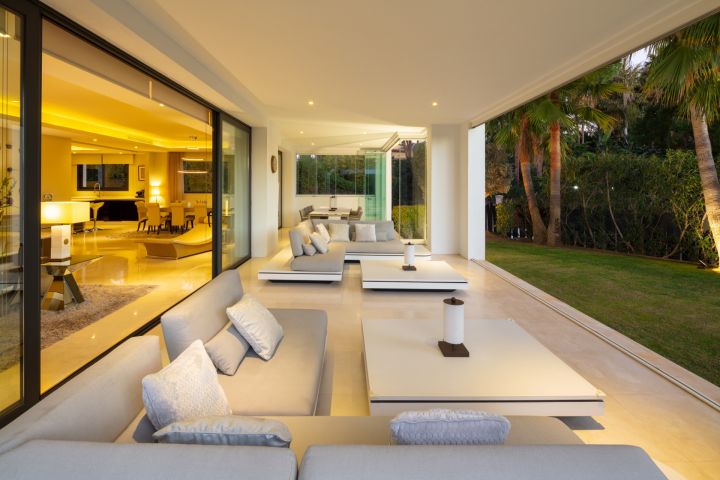 Villa con 5 dormitorios y 5 baños - Elegante villa con vistas panorámicas