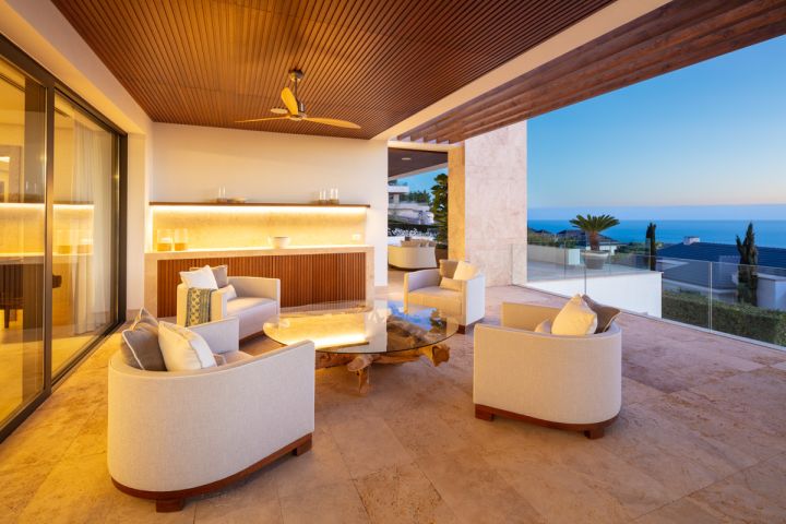 Olympus - Impressive Luxury Property featuring Modern Design