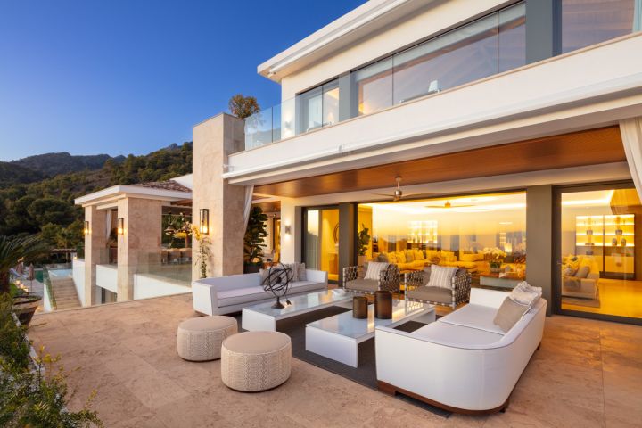 Olympus - Impressive Luxury Property featuring Modern Design