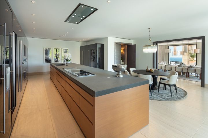Olympus - Impressive Luxury Property featuring Modern Design