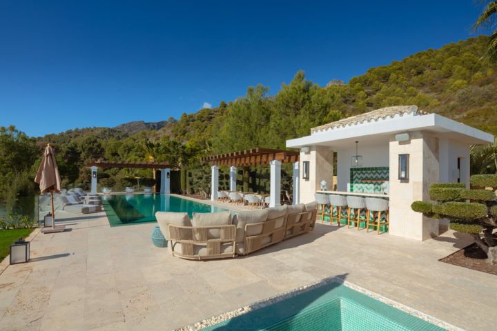 Olympus - Impressive Luxury Property featuring Modern Design