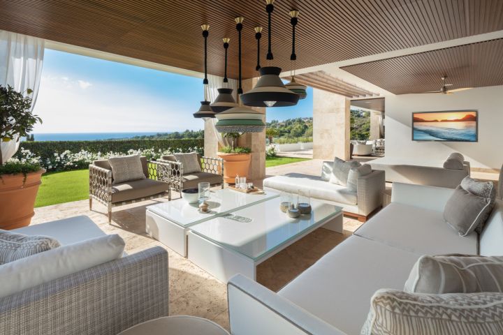 Olympus - Impressive Luxury Property featuring Modern Design