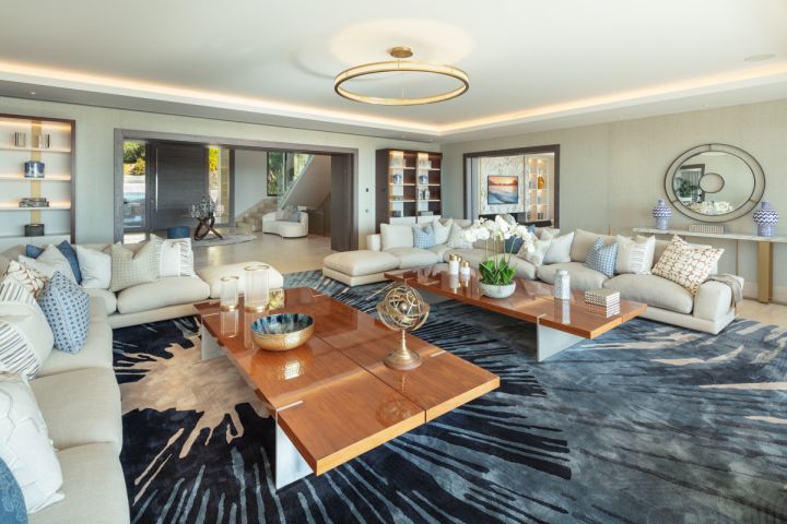 Olympus - Impressive Luxury Property featuring Modern Design