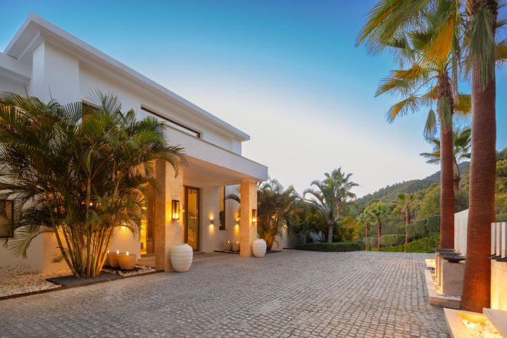 Olympus - Impressive Luxury Property featuring Modern Design