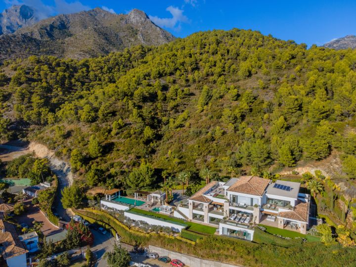 Olympus - Impressive Luxury Property featuring Modern Design
