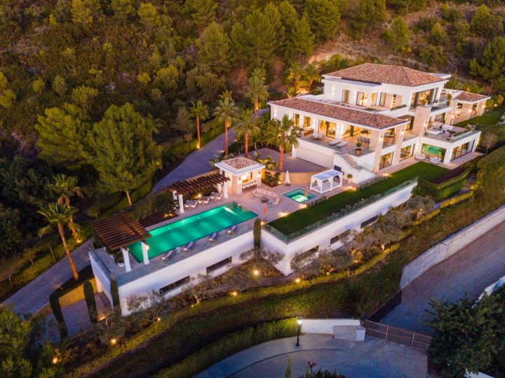 Olympus - Impressive Luxury Property featuring Modern Design