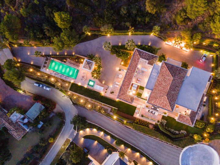 Olympus - Impressive Luxury Property featuring Modern Design