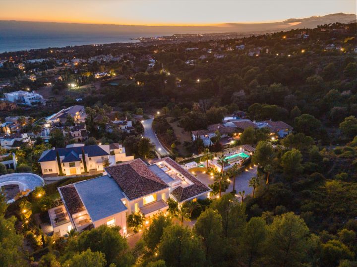 Olympus - Impressive Luxury Property featuring Modern Design