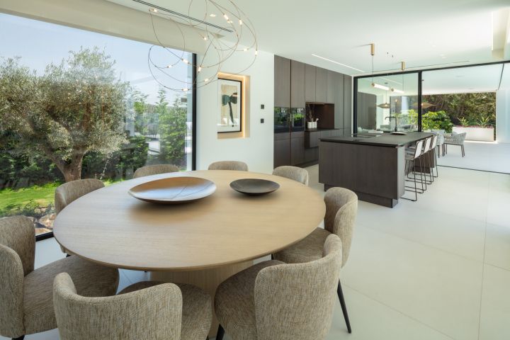 Villa Sirius - Luxurious Contemporary Frontline Golf Property