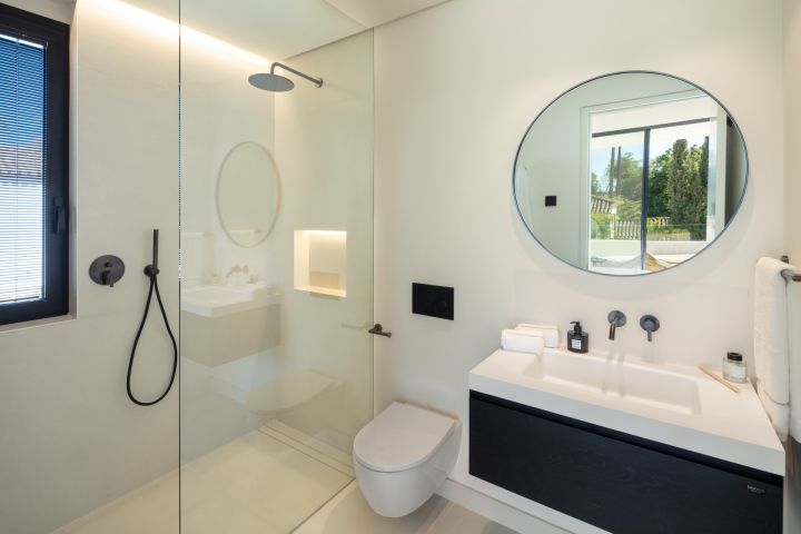 Villa Sirius - Luxurious Contemporary Frontline Golf Property