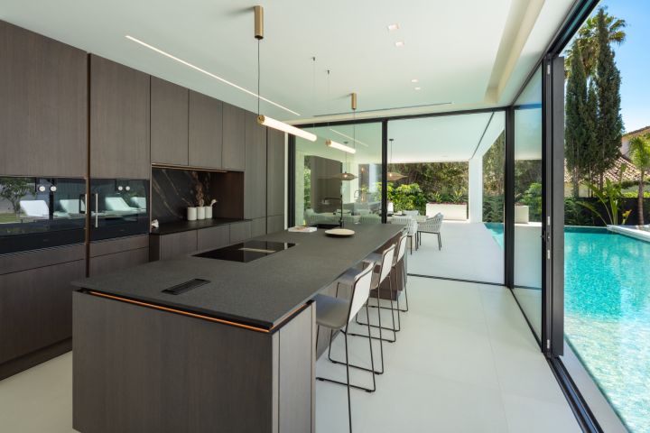 Villa Sirius - Luxurious Contemporary Frontline Golf Property