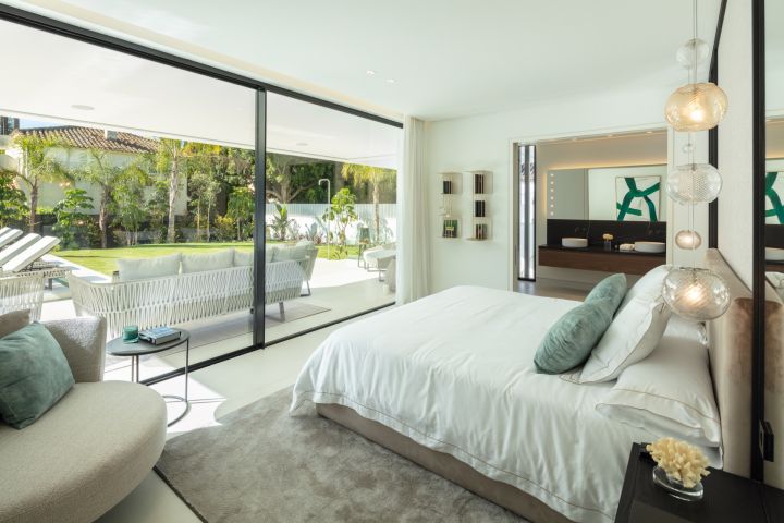 Villa Sirius - Luxurious Contemporary Frontline Golf Property