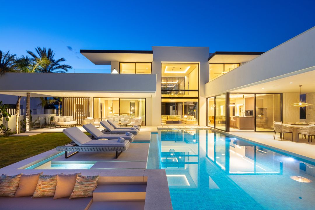 Villa Sirius - Luxurious Contemporary Frontline Golf Property