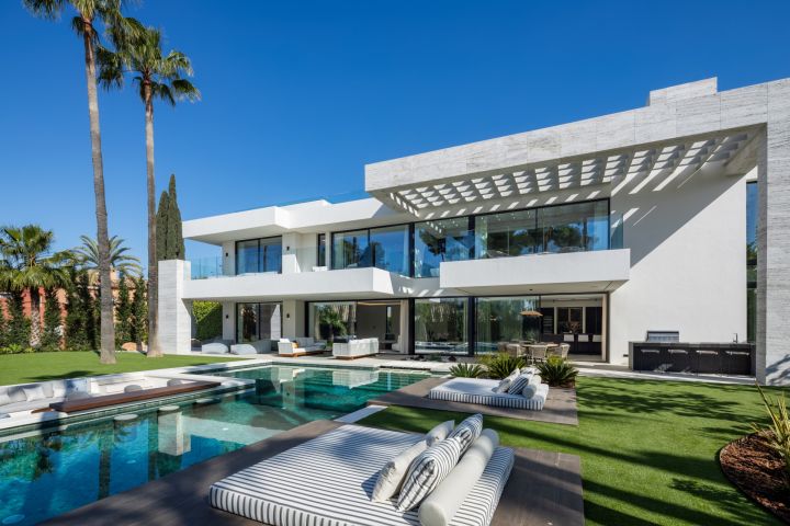 Rio Verde 47 - Unique Contemporary Villa offering Golf Views