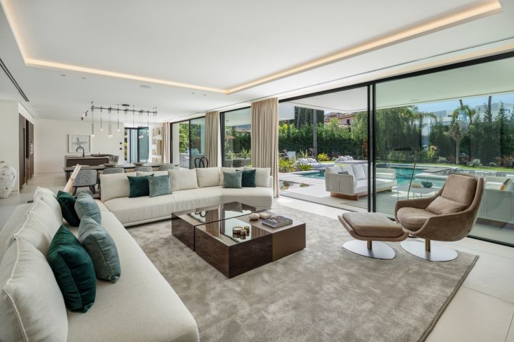 Rio Verde 47 - Unique Contemporary Villa offering Golf Views