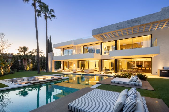 Rio Verde 47 - Unique Contemporary Villa offering Golf Views