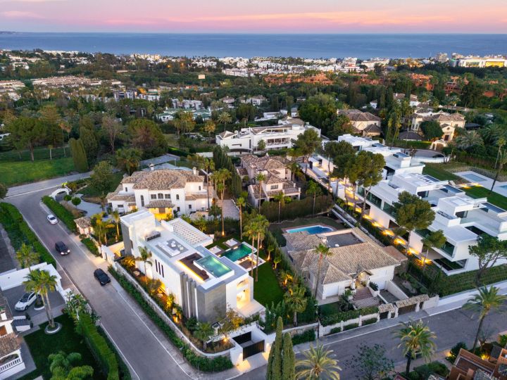 Rio Verde 47 - Unique Contemporary Villa offering Golf Views
