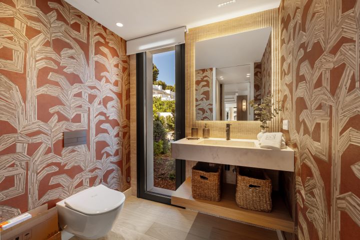 Villa Azteca - Impressive Home featuring Modern Design