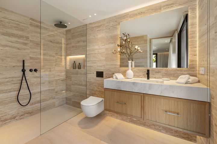 Villa Azteca - Impressive Home featuring Modern Design