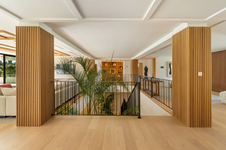 Villa Azteca - Impressive Home featuring Modern Design