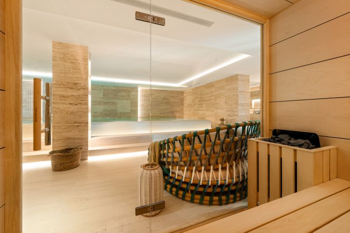 Villa Azteca - Impressive Home featuring Modern Design