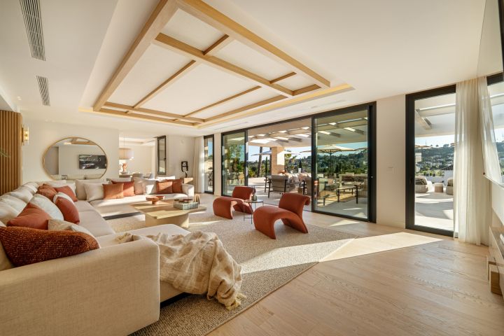 Villa Azteca - Impressive Home featuring Modern Design