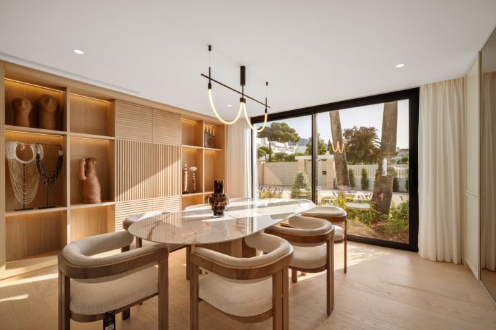 Villa Azteca - Impressive Home featuring Modern Design