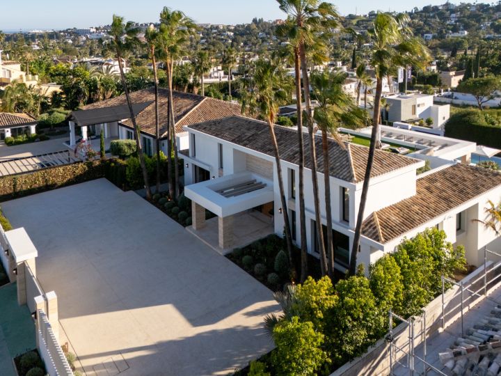 Villa Azteca - Impressive Home featuring Modern Design
