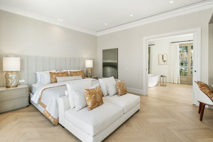 Villa Tuscany - Exclusive Stylish Home with Stunning Sea Views in Nueva Andalucia