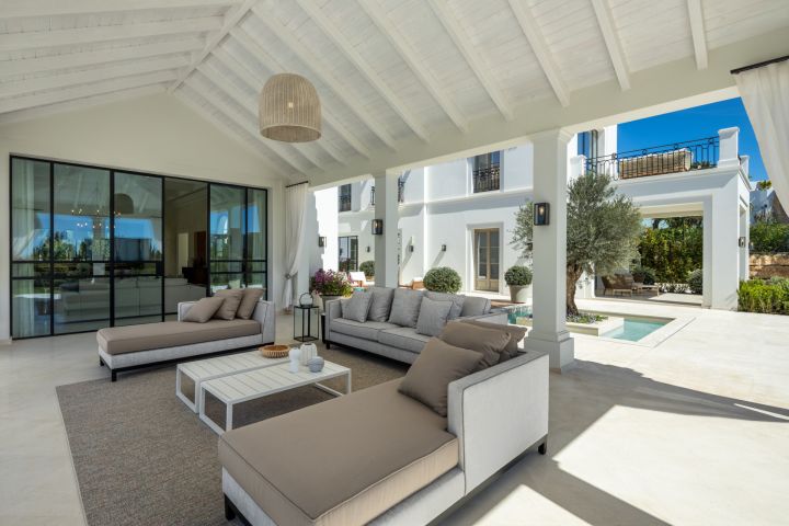 Villa Tuscany - Exclusive Stylish Home with Stunning Sea Views in Nueva Andalucia