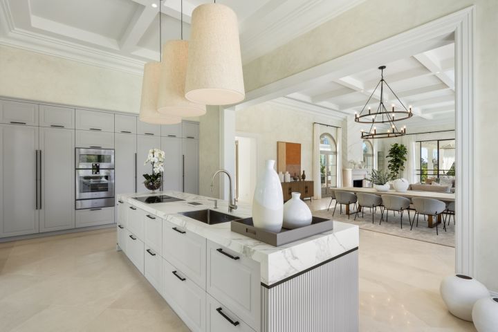 Villa Tuscany - Exclusive Stylish Home with Stunning Sea Views in Nueva Andalucia