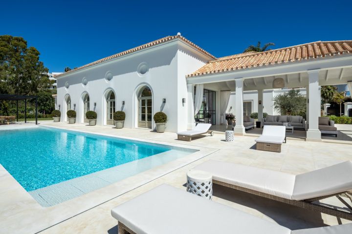 Villa Tuscany - Exclusive Stylish Home with Stunning Sea Views in Nueva Andalucia