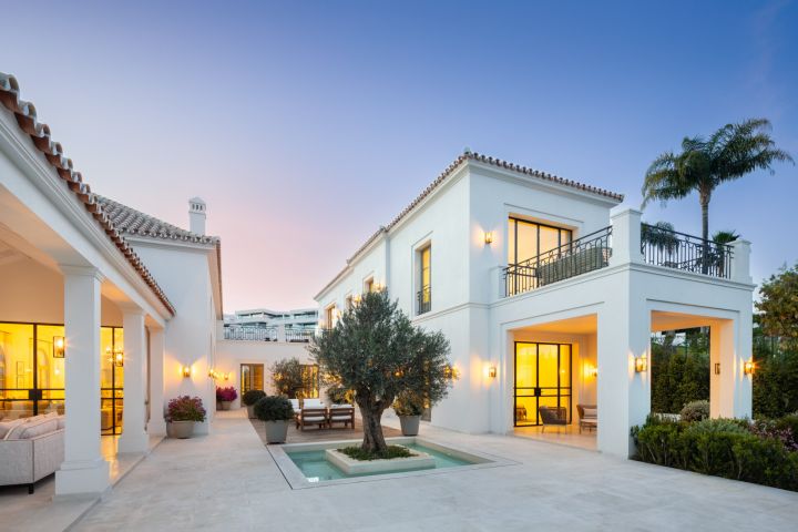 Villa Tuscany - Exclusive Stylish Home with Stunning Sea Views in Nueva Andalucia