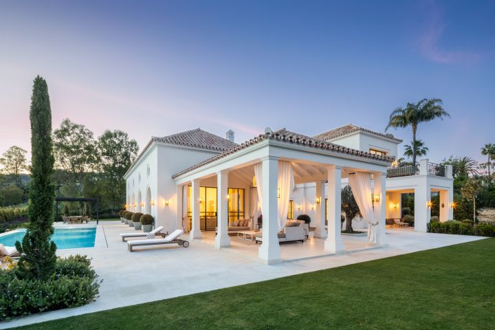 Villa Tuscany - Exclusive Stylish Home with Stunning Sea Views in Nueva Andalucia