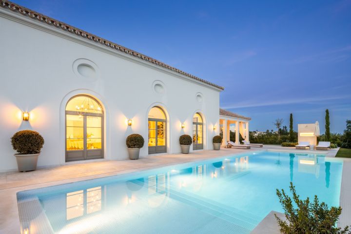 Villa Tuscany - Exclusive Stylish Home with Stunning Sea Views in Nueva Andalucia
