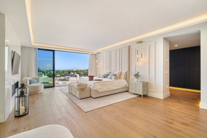 Villa 2000 - Modern Elegant Villa offering Golf Views