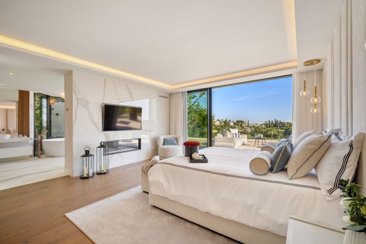 Villa 2000 - Modern Elegant Villa offering Golf Views