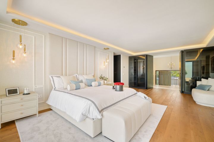 Villa 2000 - Modern Elegant Villa offering Golf Views