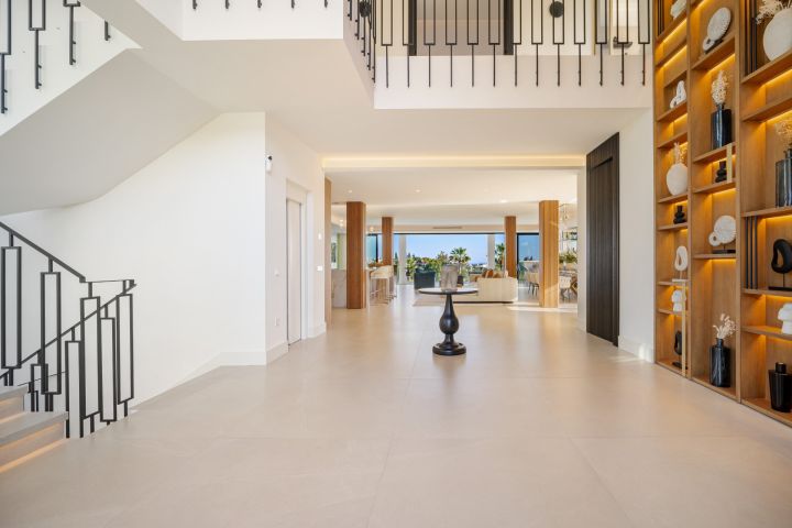 Villa 2000 - Modern Elegant Villa offering Golf Views