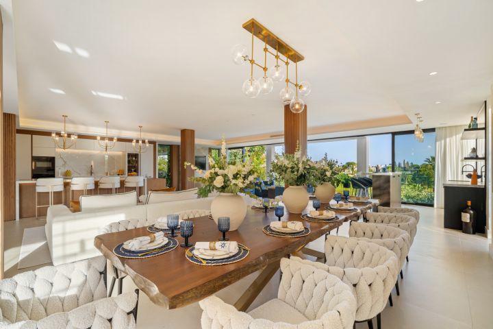 Villa 2000 - Modern Elegant Villa offering Golf Views