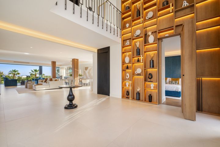 Villa 2000 - Modern Elegant Villa offering Golf Views