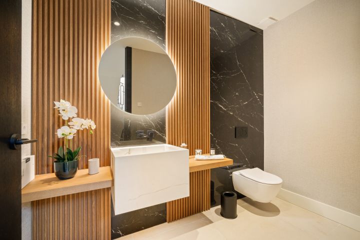 Villa 2000 - Modern Elegant Villa offering Golf Views