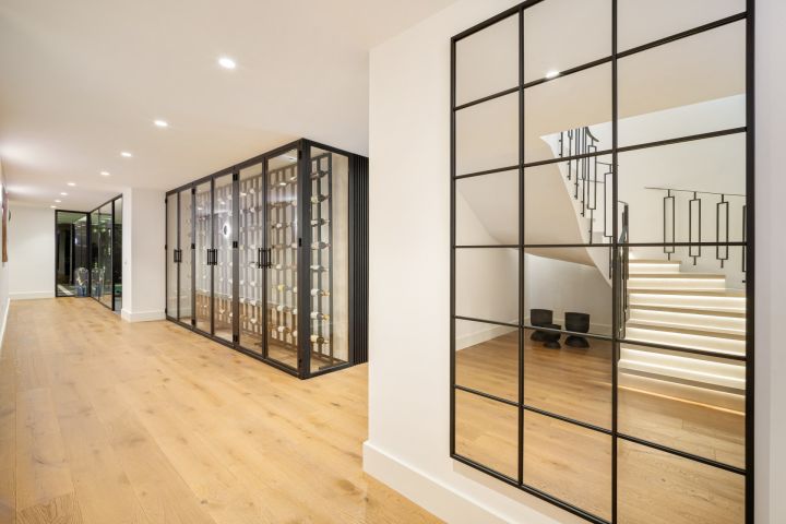 Villa 2000 - Modern Elegant Villa offering Golf Views