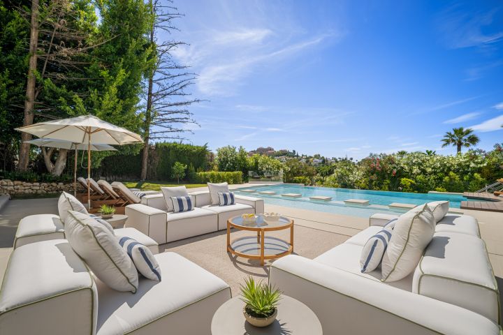 Villa 2000 - Modern Elegant Villa offering Golf Views