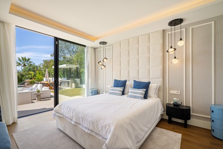 Villa 2000 - Modern Elegant Villa offering Golf Views